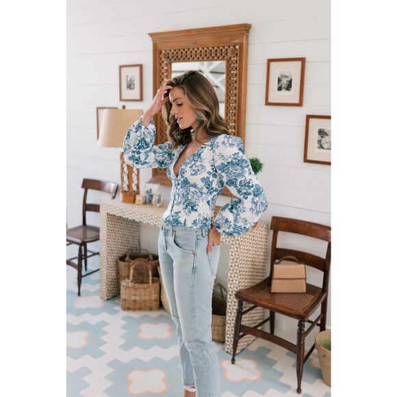 Reformation Aryn Top Olympia - Picture 2 of 9